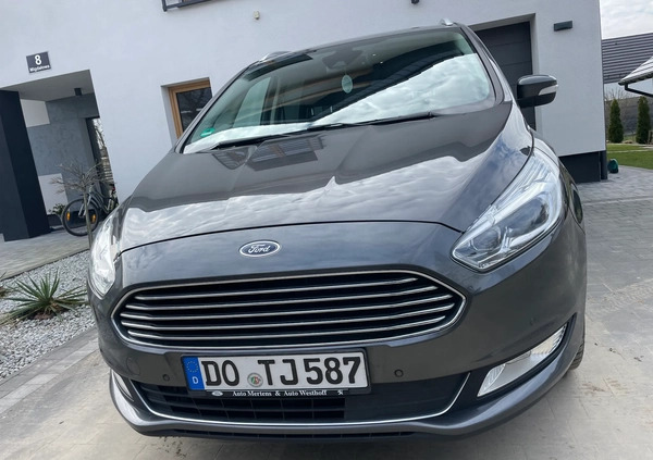 Ford Galaxy cena 79000 przebieg: 174000, rok produkcji 2017 z Koszalin małe 211